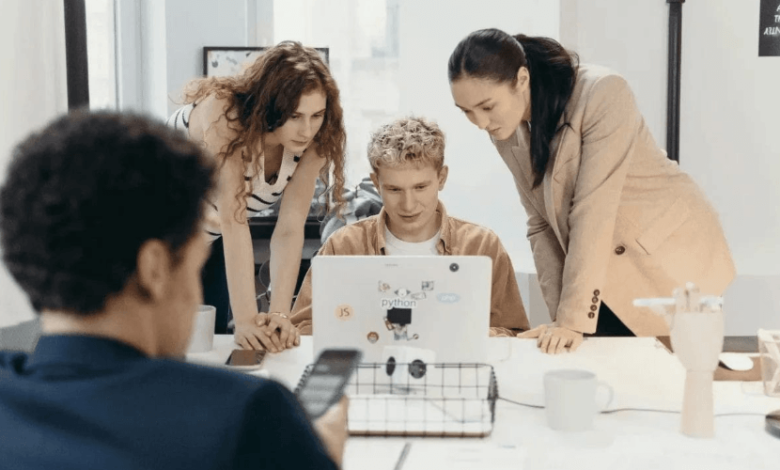 How to Evaluate ICF-Certified Coaching Programs: Accreditation, Delivery Mode, and Faculty Insights